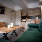 Snezhanka 3*